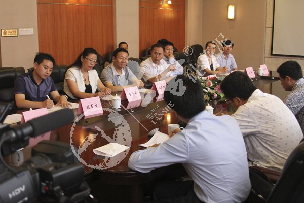 各大媒體爭(zhēng)相報(bào)導(dǎo)中國(guó)《硅藻泥裝飾壁材》建材